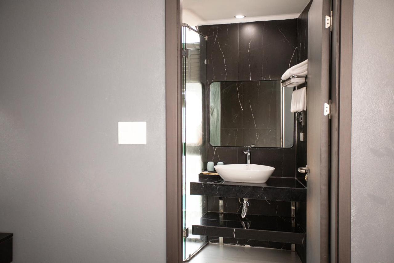 La Maison Boutique Hotel カオバン エクステリア 写真